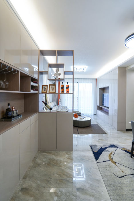 96㎡三居，巧妙延申玄關(guān)餐廳空間感，打造精致雅居